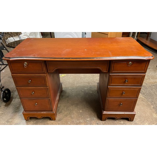 95 - CHERRYWOOD KNEEHOLE DRESSING TABLE