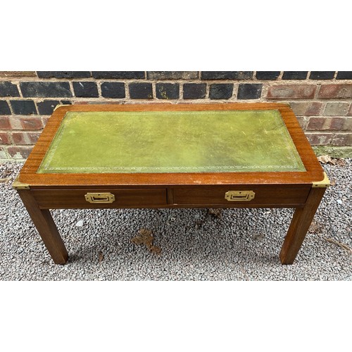 105 - GREEN LEATHER TOPPED MAHOGANY COFFEE TABLE WITH BRASS MILITARY STYLE MOUNTS