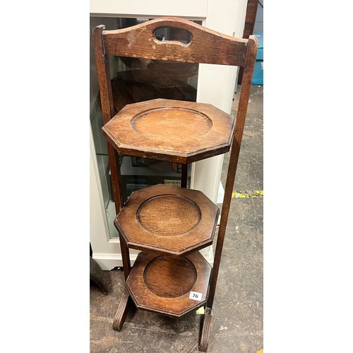 76 - OAK BARLEY TWIST PIE CRUST EDGE OCCASIONAL TABLE AND OCTAGONAL FOLDING CAKE STAND