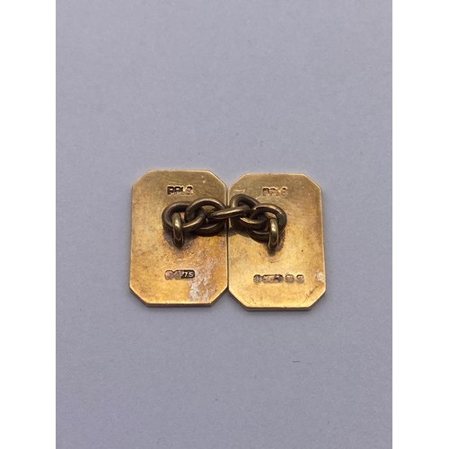 784 - BOXED PAIR OF 9CT GOLD RECTANGULAR CUFF LINKS WITH CANTED EDGES AND ENGRAVED DECORATION 8.9G APPROX