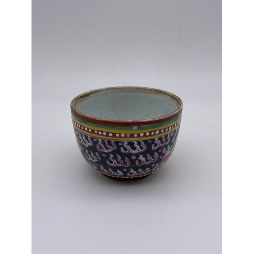 716 - 19TH CENTURY CHINESE EXPORT  FIVE COLOUR BENCHANRONG BOWL AND COVER DECORATED IN  THAI STYLE.