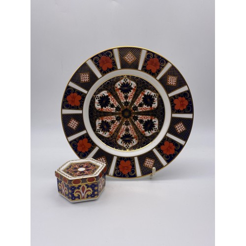 711 - ROYAL CROWN DERBY 1128 IMARI PATTERN PLATE AND HEXAGONAL TRINKET BOX