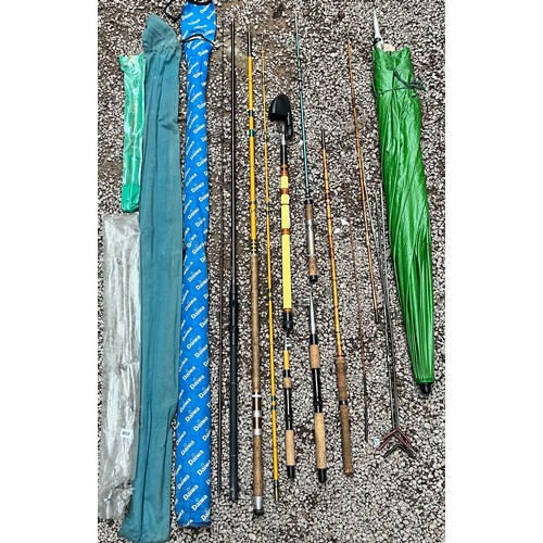 460 - THREE FIBRE GLASS TELESCOPIC FISHING RODS, ROD RESTS, FISHING UMBRELLA, DAIWA LCL10 SWIM FEEDER ROD,... 