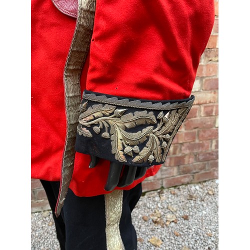 681 - VICTORIAN LORD LIEUTENANTS DRESS UNIFORM WITH BELT AND SWAN FEATHER PLUME CAP IN METAL COMPARTMENTED... 