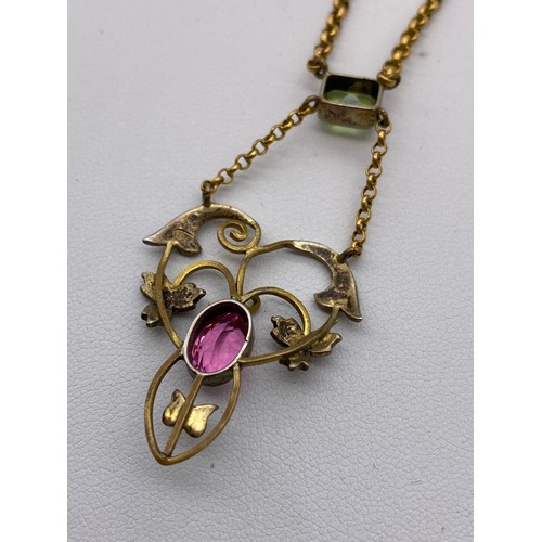 764 - 9CT GOLD BELCHER CHAIN WITH UNMARKED ART NOUVEAU SEED PEARL, ROSE QUARTZ AND PERIDOT PENDANT 8.8G OV... 