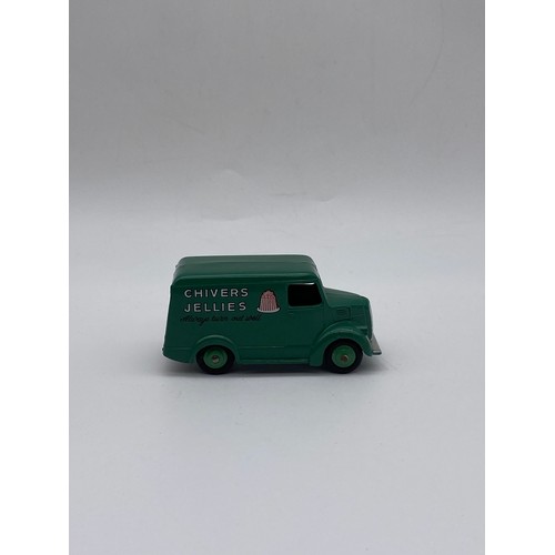 562 - DIE CAST DINKY TOYS - TROJAN 15 CWT VAN 