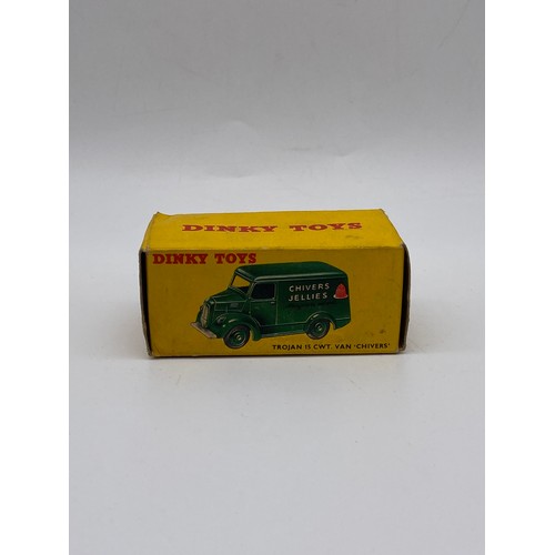 562 - DIE CAST DINKY TOYS - TROJAN 15 CWT VAN 