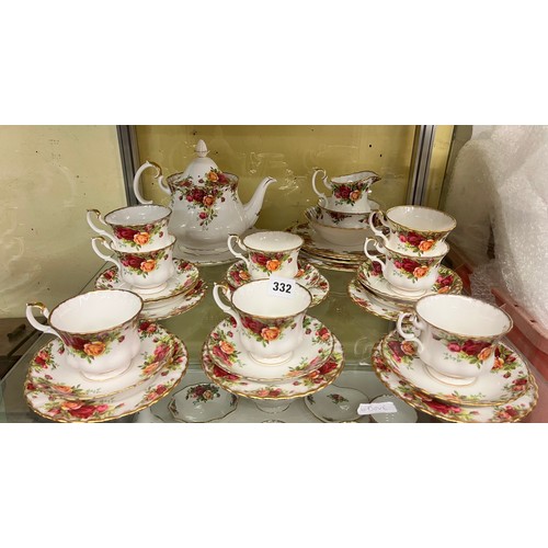 332 - ROYAL ALBERT OLD COUNTRY ROSES BONE CHINA TEASET EIGHT CUPS AND SAUCERS