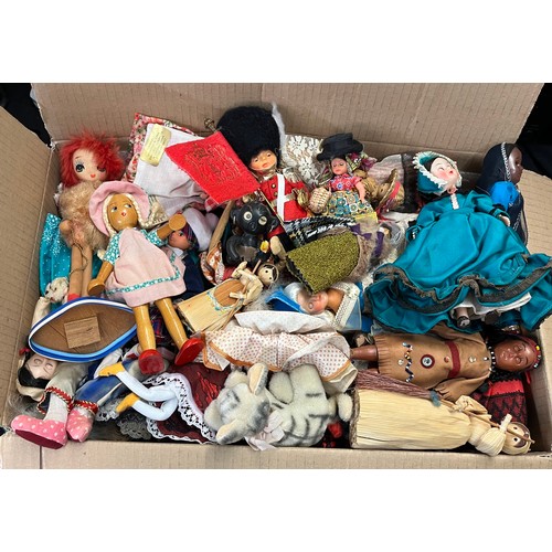 479 - BOX OF VARIOUS WORLD DRESS DOLLS AND MINIATURE TEDDY BEARS