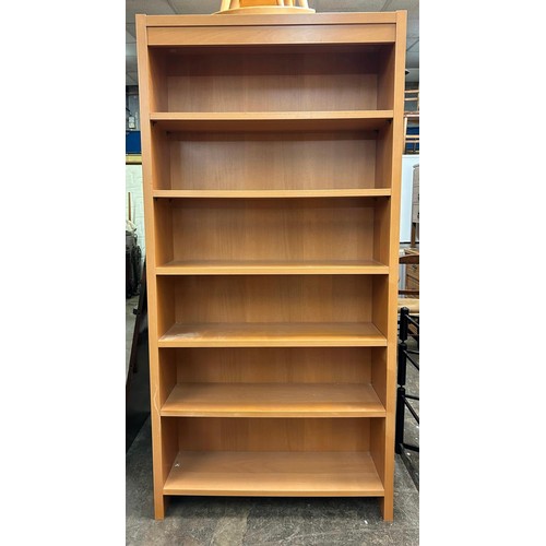 69 - BEECH UPRIGHT 6FT BOOKCASE