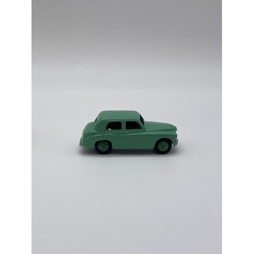 570 - DIE CAST DINKY TOYS - HILLMAN MINX SALOON 154