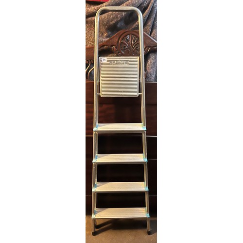 70 - BELDRAY ALUMINIUM FOUR TREAD STEP LADDERS