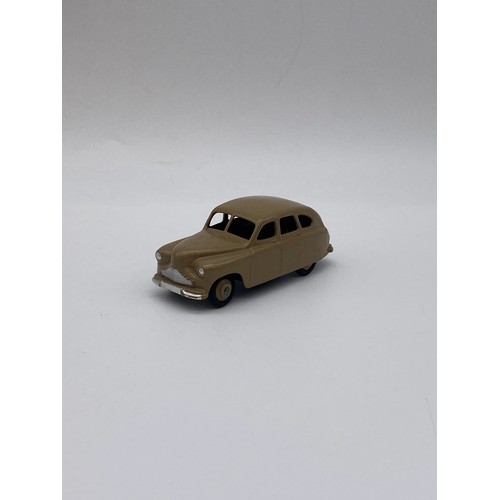 578 - DIE CAST DINKY TOYS - BOX OF STANDARD VANGUARD SALOON 40E (2 TAUPE/1 BLUE)