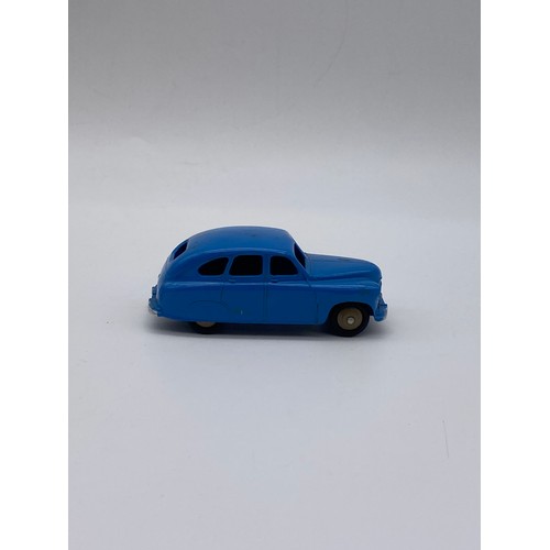 578 - DIE CAST DINKY TOYS - BOX OF STANDARD VANGUARD SALOON 40E (2 TAUPE/1 BLUE)