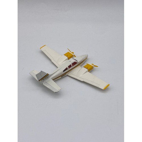 565 - DIE CAST DINKY TOYS - BEECHCRAFT C55 BARON 715