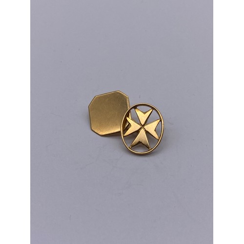 450 - PAIR OF GENTLEMANS 18CT OVAL MALTESE CROSS CUFF LINKS 4.6G APPROX