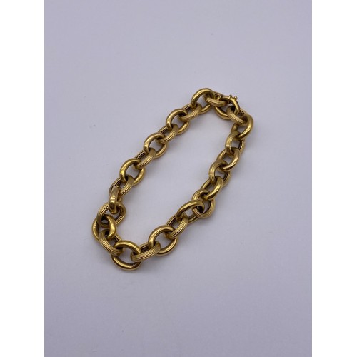 431 - STAMPED 750 YELLOW GOLD LINK BRACELET 19G APPROX