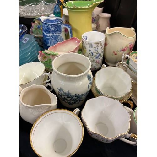 476 - LUSTRE GILT COFFEE SERVICE, EGG SHELL TEA SERVIE AND OTHER CERAMICS