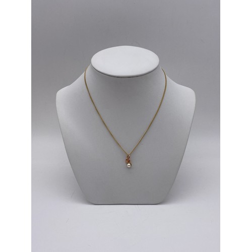 433 - 9CT CLOGAU GOLD PEARL AND ROSE GOLD PENDANT ON TRACE CHAIN 4.1G APPROX