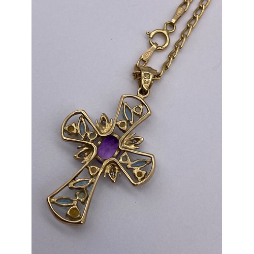 402 - 9CT GOLD AMETHYST, CITRINE AND AQUA STONE SET CROSS ON FLAT CURB LINK CHAIN 45CM 4.5G OVERALL APPROX