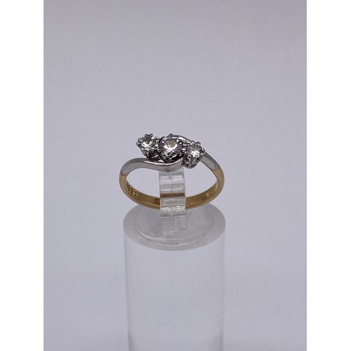 428 - 9CT GOLD THREE STONE CZ CROSS OVER RING SIZE L 2.3G APPROX