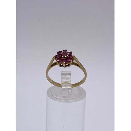 405 - 9CT GOLD RUBY CLUSTER RING SIZE N 1.7G APPROX