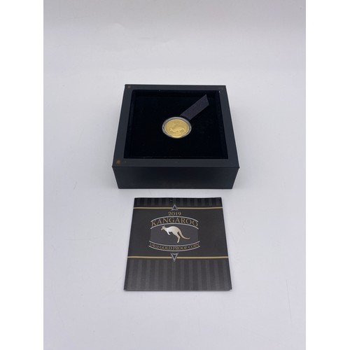 384 - CASED ROYAL AUSTRALIAN MINT 2019 GOLD PROOF KANGAROO COIN 1/4 OF AN OUNCE