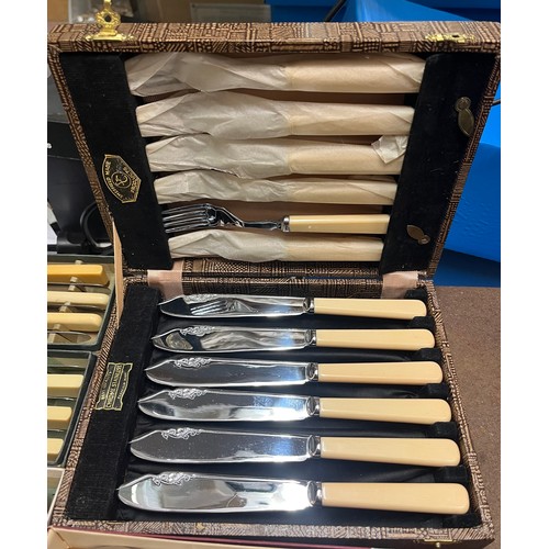 613 - VARIOUS CASED CUTLERY AND FLATWARE