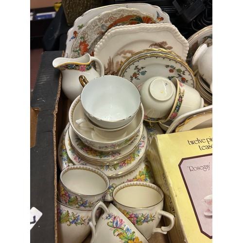 462 - MANDARIN 12 PIECE PORCELAIN TEASET, OTHER TEAWARES, AND PLATES