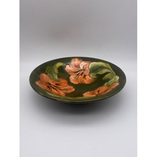 602 - MOORCROFT POTTERY HIBISCUS PATTERN BOWL, PAIR OF PIN DISHES AND SHALLOW BOWL (RIM A/F)