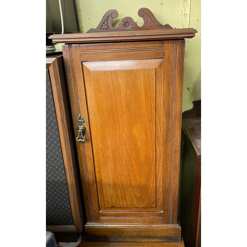 64 - EDWARDIAN WALNUT GALLERY BACKED BEDSIDE POT CUPBOARD