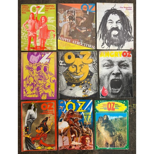 550 - INTERESTING COLLECTION OF 32 LATE 1960S FLOWER POWER 'OZ' MAGAZINES AND POSTERS