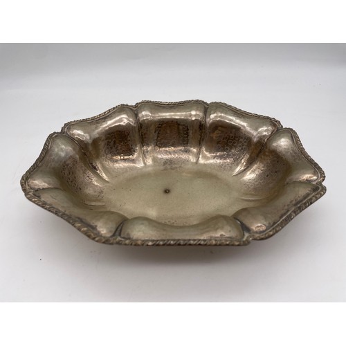 500 - 800 SILVER LOBED SHALLOW DISH 6.5OZ APPROX