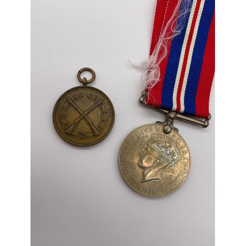 558 - 1939 1945 WWII MEDAL AND RIFLE ASSOCIATION REME RUNNERS UP MEDALLION