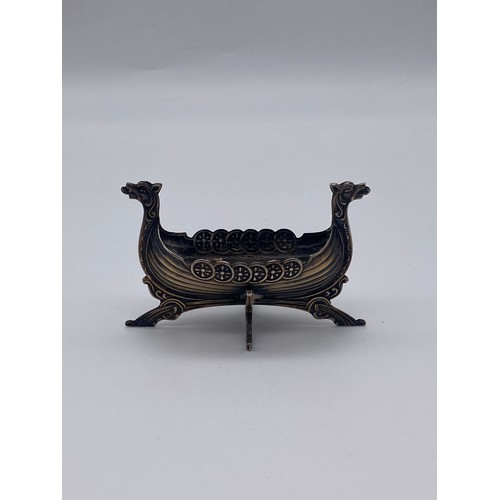 515 - SILVER WHITE METAL VIKING LONG BOAT TABLE SALT