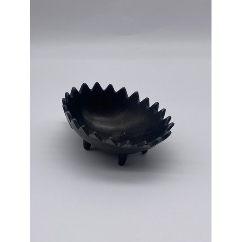 528 - GRADUATED SET OF STACKING NOVELTY HEDGEHOG ASHTRAYS IN THE MANNER OF WALTER BOSSE