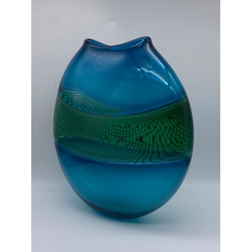 562 - BOB CROOKS BLUE GLASS LONGITUDINAL VASE