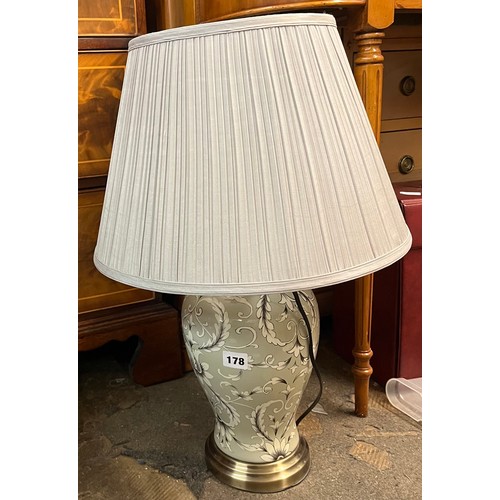 485A - GREY FLOWER PATTERN BALUSTER TABLE LAMP AND PLEATED SHADE