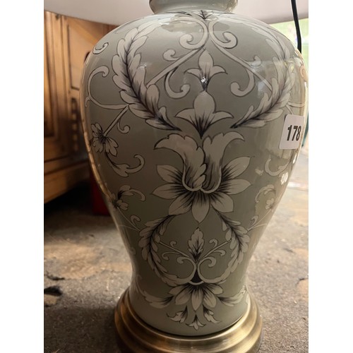 485A - GREY FLOWER PATTERN BALUSTER TABLE LAMP AND PLEATED SHADE