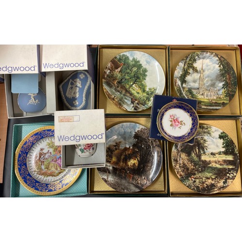 707 - SET OF FOUR STAFFORDSHIRE FINE BONE CHINA PLATES OF COUNTRY LANDSCAPES, BOXED WEDGWOOD JASPER PIN DI... 