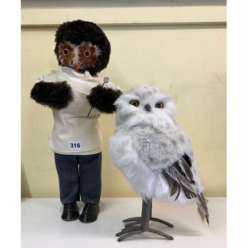 316 - NOVELTY OWL DENTIST FIGURE AND A MODEL OF A SNOWY OWL