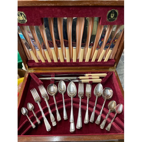 328 - CANTEEN BOX OF SHEFFIELD EPNS CUTLERY