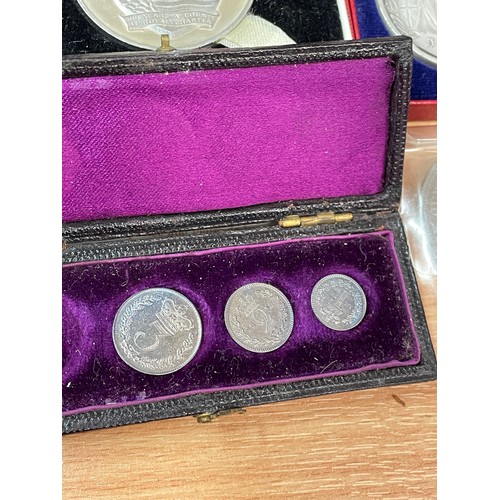 529 - BRITAINS FIRST DECIMAL COIN FOLDER, PRE DECIMAL COINS, SILVER CITY OF BRISTOL MEDALLION, CORONATION ... 