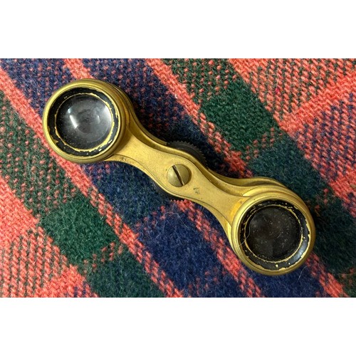 531 - MINIATURE PAIR OF OPERA GLASSES IN POUCH, TWO BLUE EYE BATHS, AND MOTHER OF PEARL OPERA GLASSES