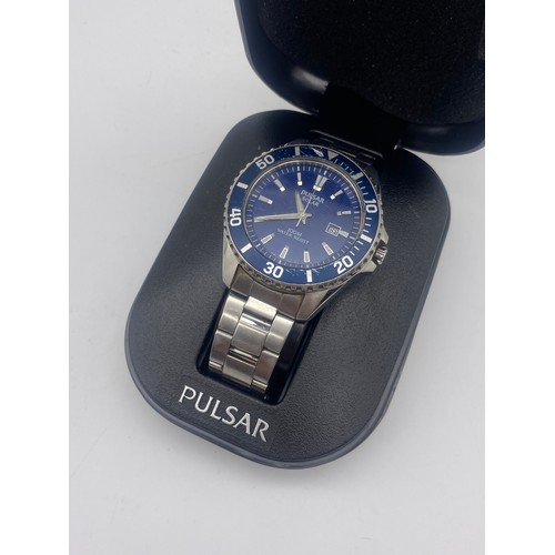 525 - GENTS PULSAR SOLAR STAINLESS STEEL WRISTWATCH