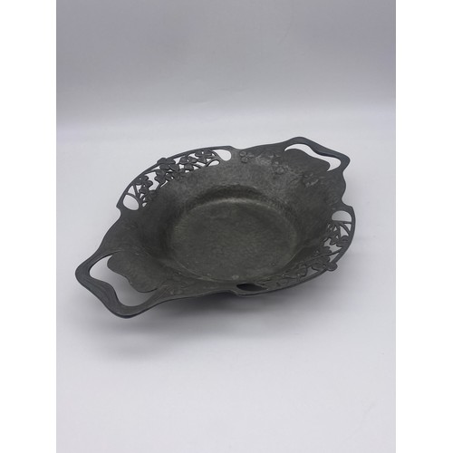 560 - TUDRIC ART NOUVEAU PEWTER TWIN HANDLED BOWL DECORATED WITH CLOVERS AND AN ARTS AND CRAFTS PEWTER OVA... 