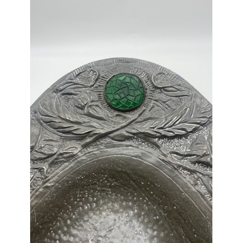 560 - TUDRIC ART NOUVEAU PEWTER TWIN HANDLED BOWL DECORATED WITH CLOVERS AND AN ARTS AND CRAFTS PEWTER OVA... 