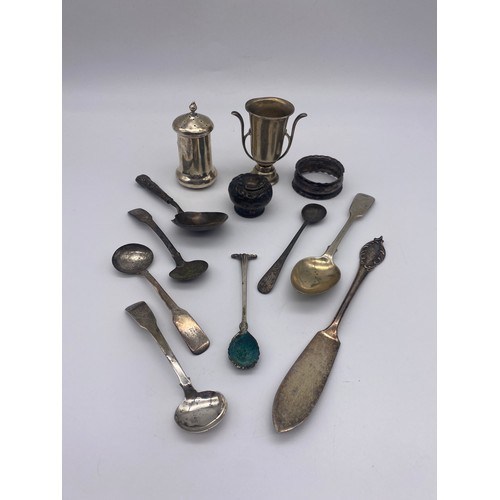 508 - SMALL SELECTION OF SILVER INCLUDING TWIN HANDLED CUP, PEPPERETTE, NAPKIN RING, PRESERVE SPOON 5.3OZ ... 