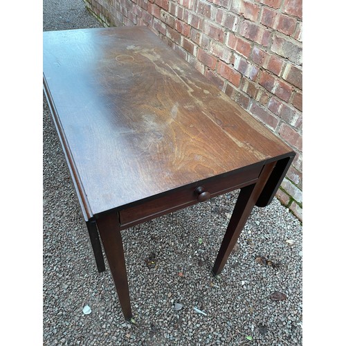 9 - LATE GEORGE IV MAHOGANY PEMBROKE TABLE ON TAPERED LEGS