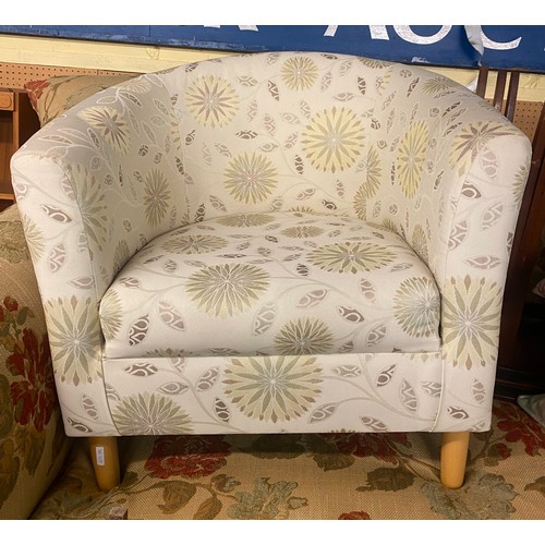 195 - CREAM FLORAL FABRIC TUB CHAIR